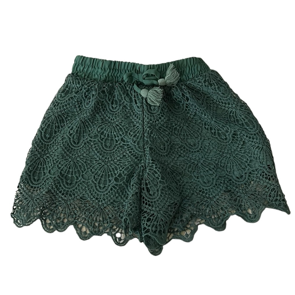 Art Class | Green crochet scallop hem drawstring shorts girl’s size small